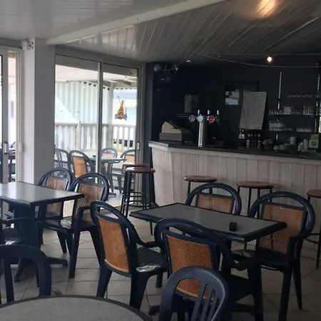 Mobil Spacieux Avec Terrasse Pour 6 Personnes - Api-1-52-1482 *