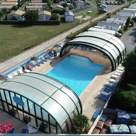 Kemp Mobil Spacieux Avec Terrasse Pour 6 Personnes - Api-1-52-1482 La Faute-sur-Mer