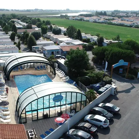 Mobil Spacieux Avec Terrasse Pour 6 Personnes - Api-1-52-1482 * La Faute-sur-Mer