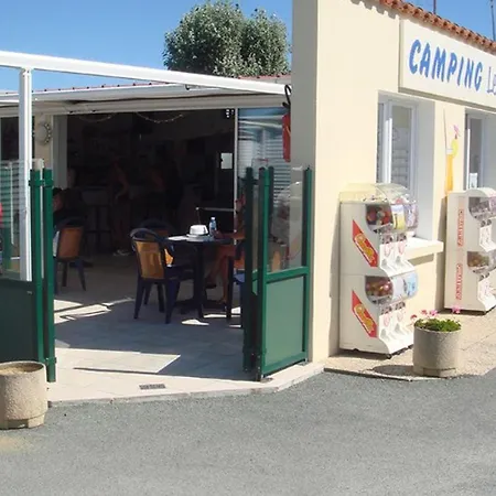 Kemp Mobil Spacieux Avec Terrasse Pour 6 Personnes - Api-1-52-1482